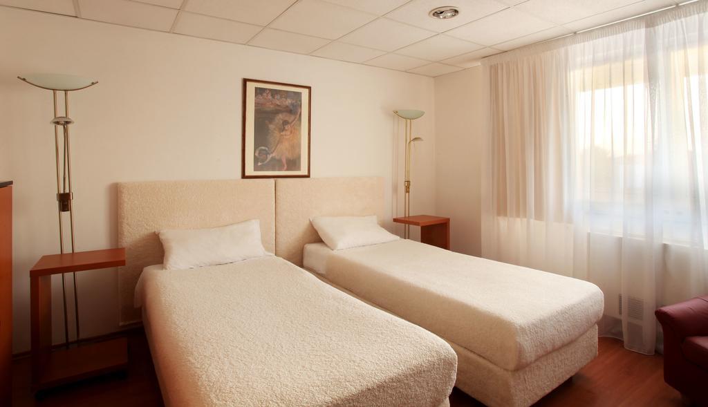 هاتفان Sos Motel الغرفة الصورة